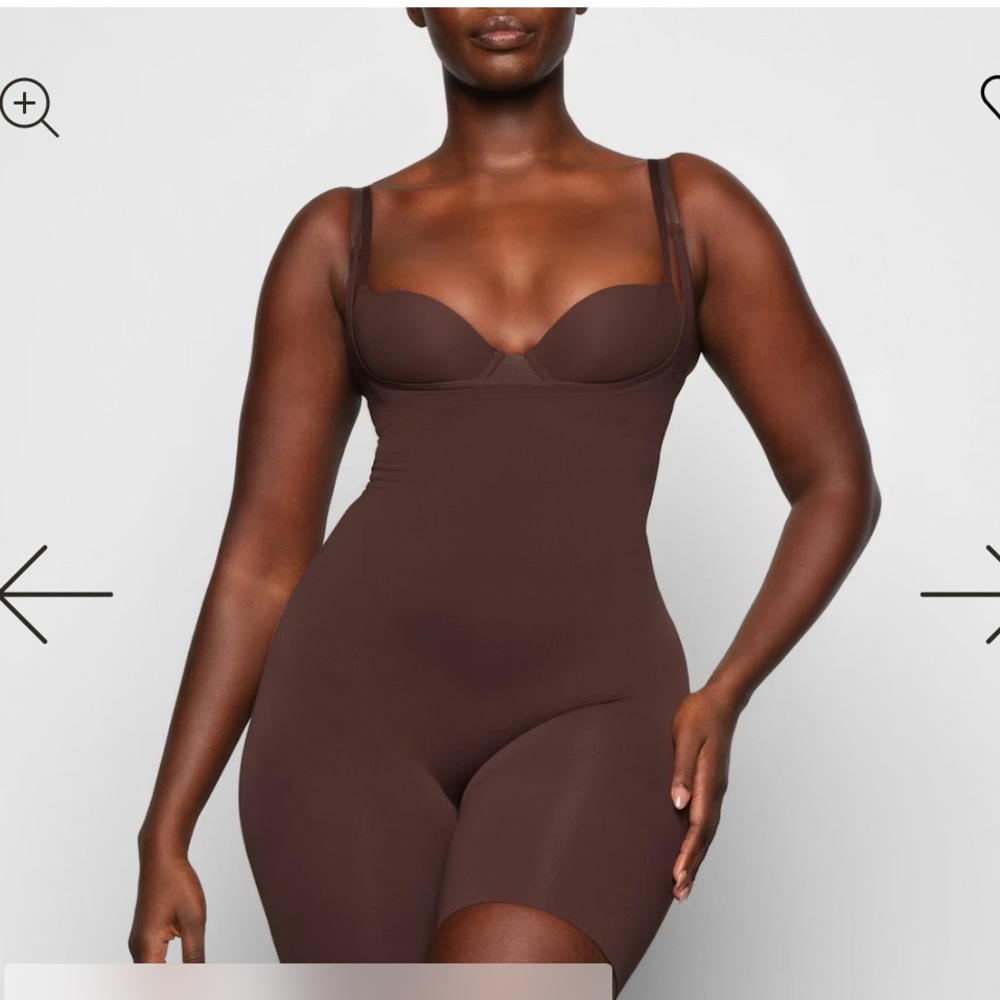 SKIMS SHAPEWEAR BUTT LIFTING OPEN BUST BODYSUIT STRONG SIZE M COCOA
